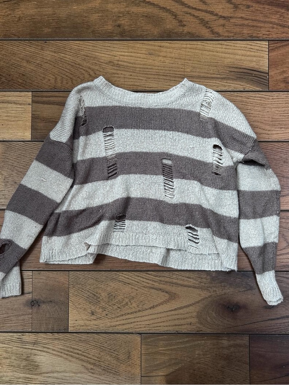 No Comment NY LA Women’s Brown Beige Striped Distressed Knit Sweater Size Medium